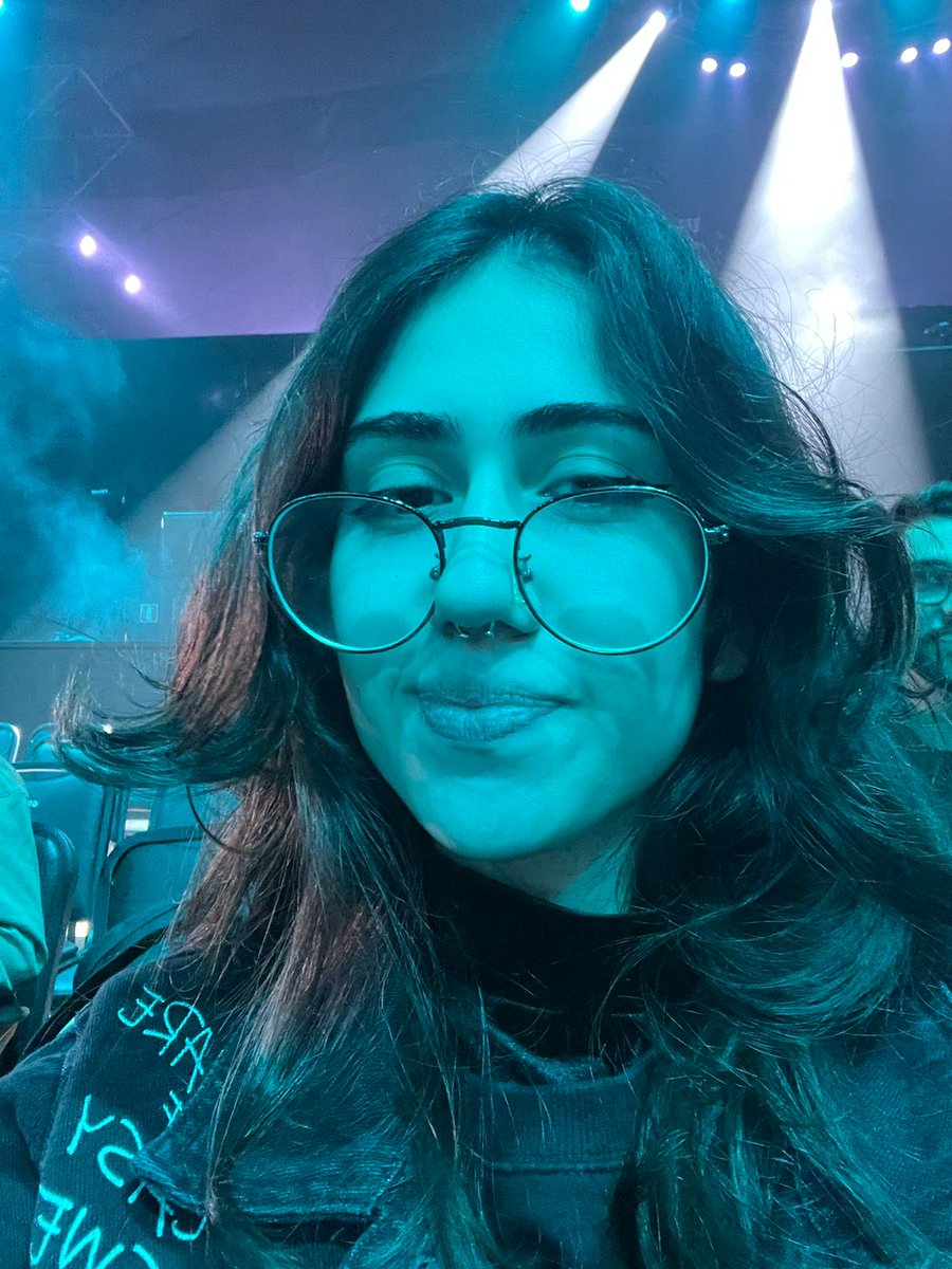 jcklia's tweet photo. eu e a personagem que eu acho que eu sou https://t.co/LFYYiaqcAj