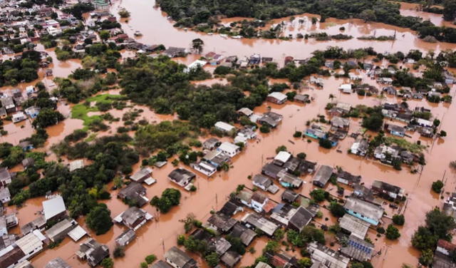 diplomattimes's tweet photo. The death toll from a cyclone that unleashed torrential rain and flooding on southern Brazil rose to at least 31 Wednesday, authorities said, as the region braced for more violent weather.
#BrazilCyclone #SouternBrazil #flooding #วอลเลย์บอลหญิง #bluehorizon #اللهم_احفظ_البحرين #Diplomattimes