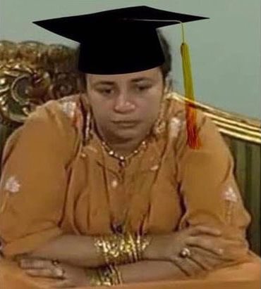 " الي بيتخرج هالكورس و ناطر الجامعة تنزززل اوقاااات المواااد عشان يسوي جدوله " :

#aum