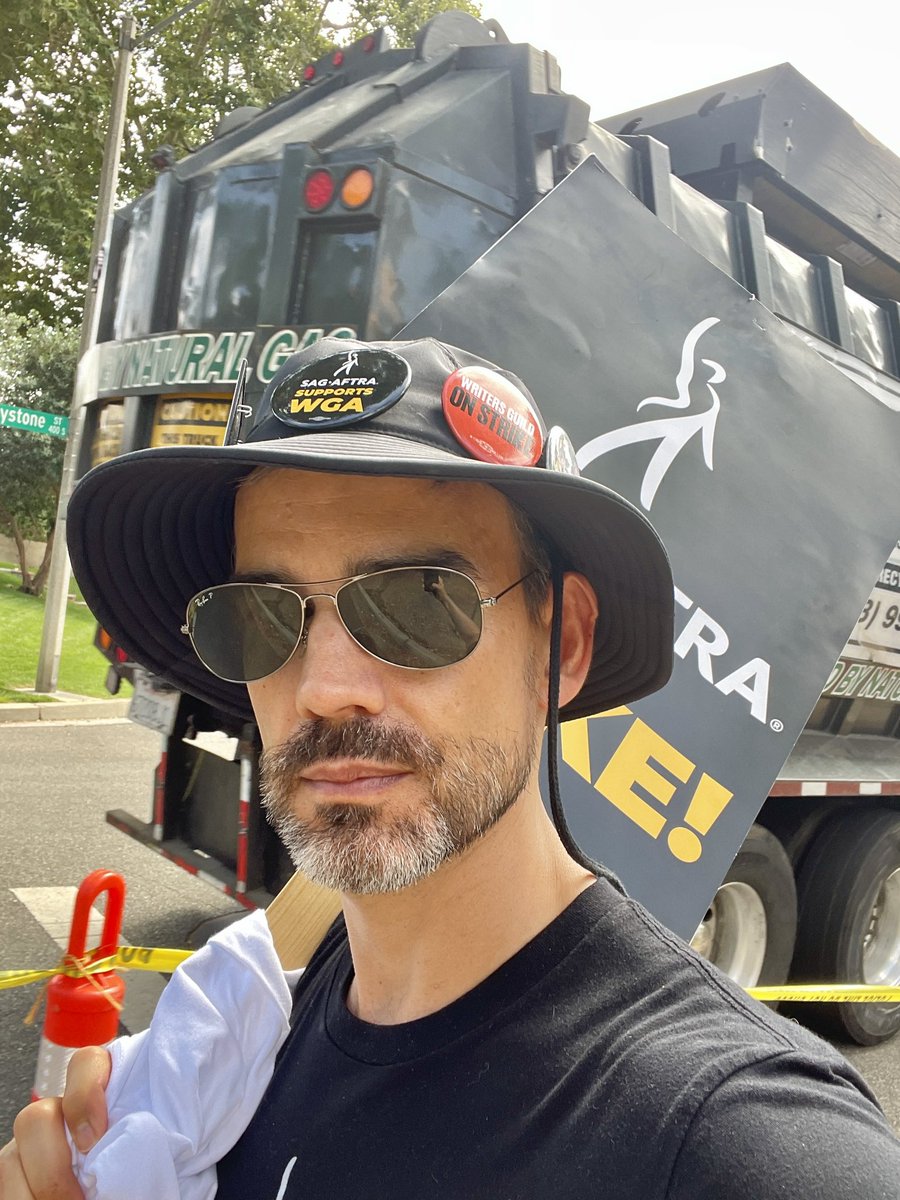 ChrisGorham's tweet photo. Walking the lines today and happened to catch the Fall TV season on its way out of the studios. #Garbage #TimeToDeal #sagaftrastrong #wgastrong #1u 💪🏼💪🏼 https://t.co/IxLf60AOJT