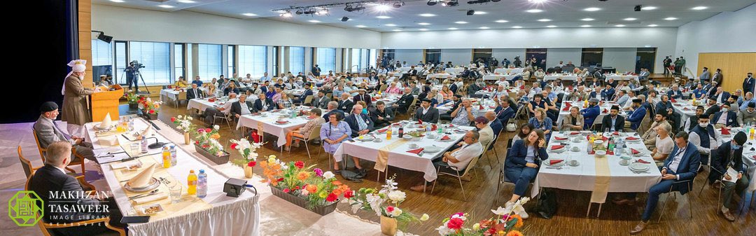 makhzanteam's tweet photo. Hazrat Khalifatul Masih V (aba) delivering the keynote address at the Inauguration Reception of Nasir Mosque, Waiblingen, Germany — 5 th September 2023
#KaliflnDeutschland #CaliphlnGermany https://t.co/wSt5GJSywI