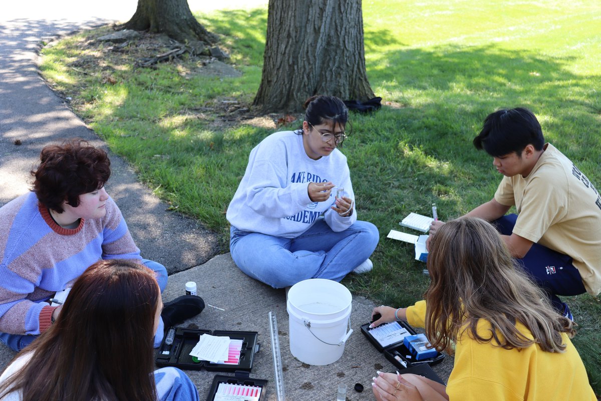 LakeRidgeRoyals's tweet photo. Our #LRA Royals are venturing out of the classroom in favor of experiential learning! Mr. Wright led the class as they tested the health of the creek and pond, interacted with the local ecosystem, and heard fun facts about spots on campus allowing them to learn the #LRAWay. https://t.co/8s33r09IGR