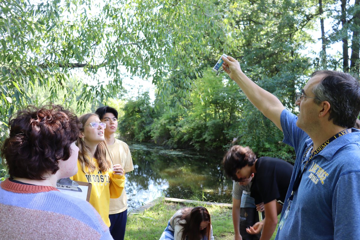 Our #LRA Royals are venturing out of the classroom in favor of experiential learning! Mr. Wright led the class as they tested the health of the creek and pond, interacted with the local ecosystem, and heard fun facts about spots on campus allowing them to learn the #LRAWay.