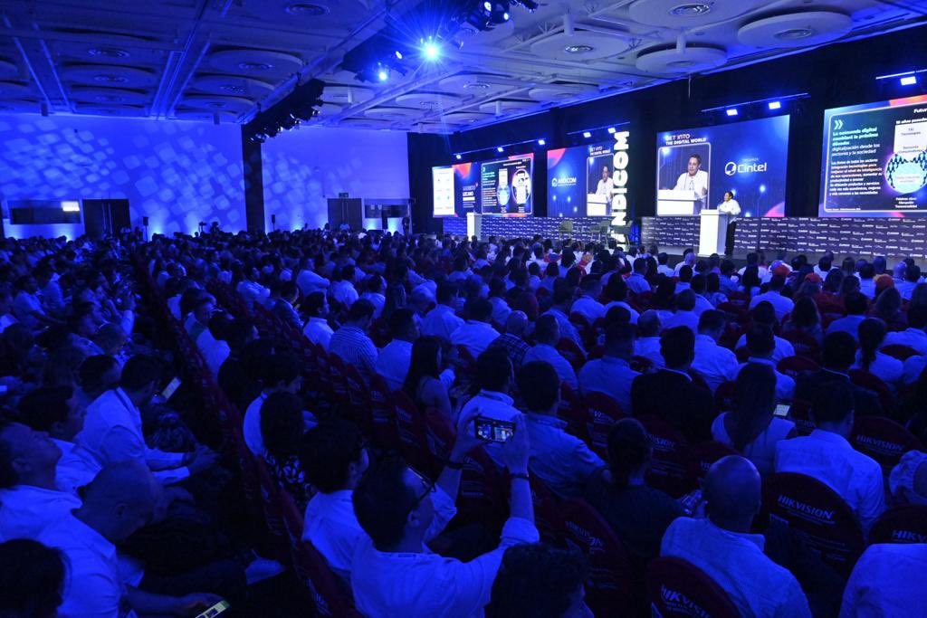 techandsolve's tweet image. ¡ Estamos emocionados por anunciar nuestra participación en #ANDICOM2023 en Cartagena! 🌐🚀 Tech and Solve estará presente para charlar de las últimas innovaciones tecnológicas y soluciones disruptivas para tu empresa.  #Tecnología #Innovación #CartagenaTech #ANDICOM2023