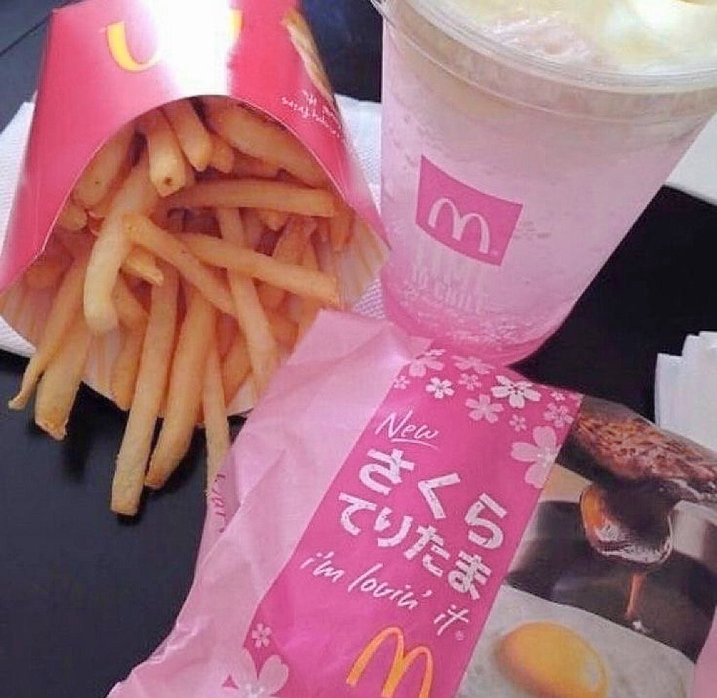 heartipink's tweet photo. japan mc donald’s cherry blossom themed https://t.co/08lrn8BaK7