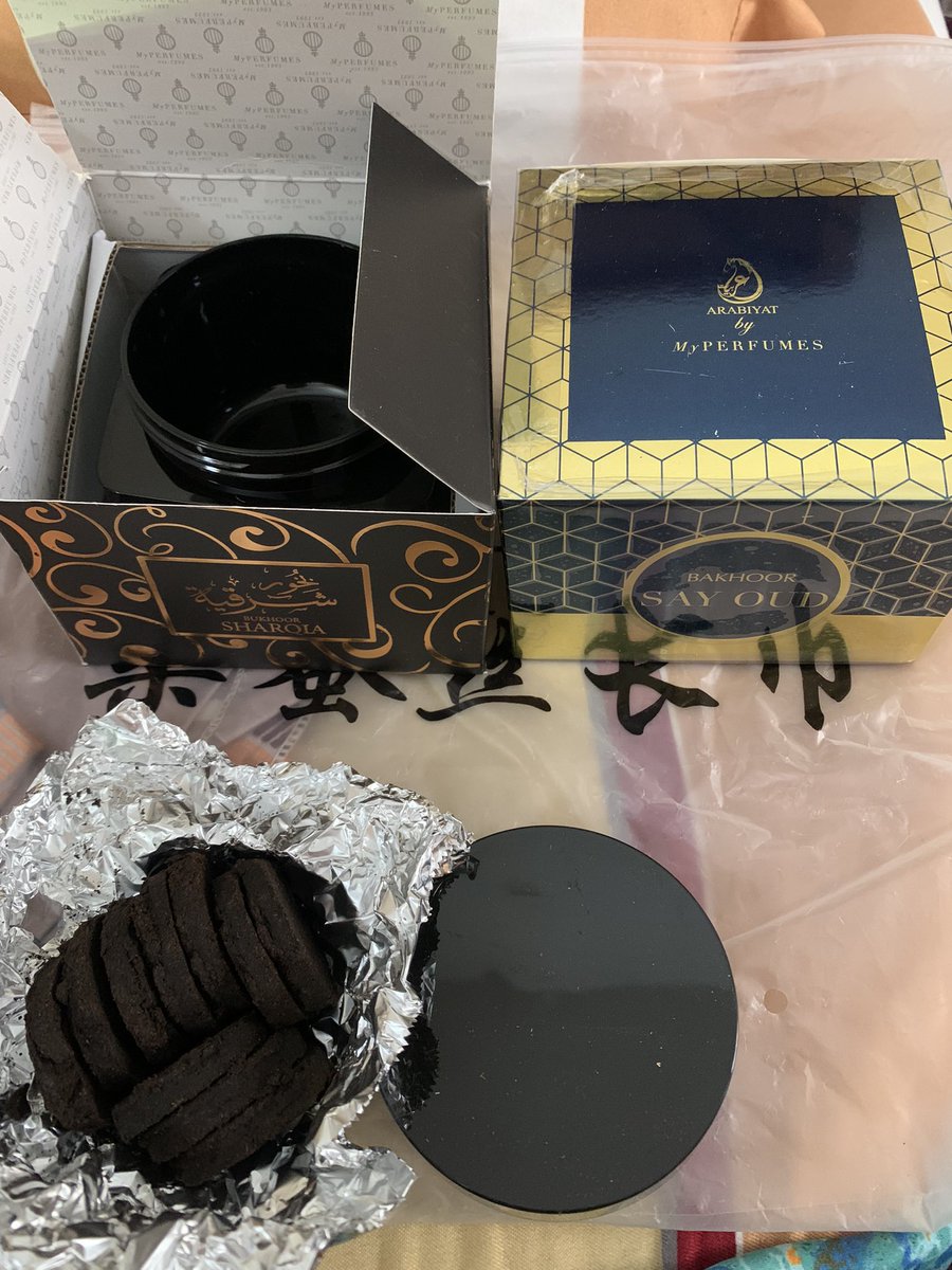 smby__221's tweet photo. Chaque boîte contient 10 thiourayes en forme de bonbon 🥰, faciles à utiliser et économiques 
🏷️une boîte  : 7000fcfa
Duo : 13500fcfa
#dakar #senegal #thiouraye #oud #dubai #entrepreneur #thiourayelovers #venteenligne https://t.co/nUrHkVkYZJ