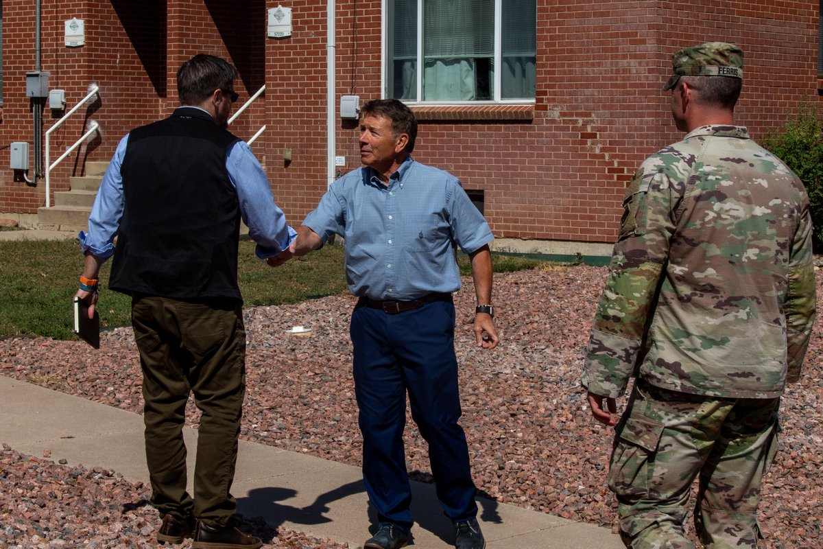 4thInfDiv's tweet photo. Today, #4ID leaders welcomed the Assistant SECDEF for Energy, Installations, and Environment, Mr. Brendan Owens, to Fort Carson, CO. During his visit, he toured the barracks, housing and the Future Site Colorado Springs Utilities Antiderivative Generator.

@DeptofDefense https://t.co/4uZvuqHF7w