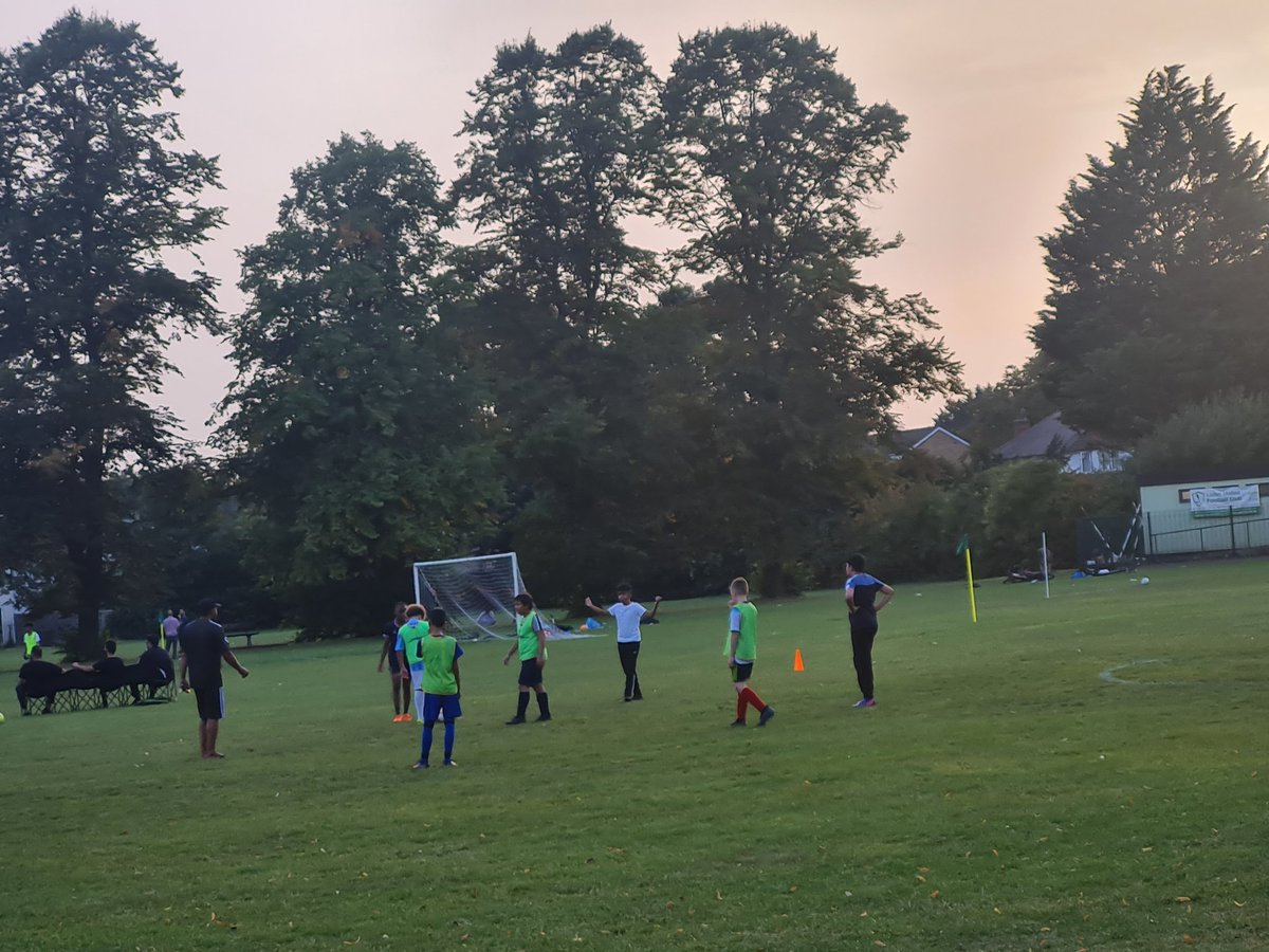 lutonunitedfc's tweet photo. Preseason U12, U13, U16 and U18 training at Blundell Park #grassrootsfootball #communityfootballclub #matchdayincoming ⚽️❤️⚽️ https://t.co/6Mhi5gcc3e