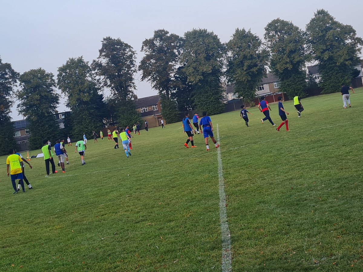 lutonunitedfc's tweet photo. Preseason U12, U13, U16 and U18 training at Blundell Park #grassrootsfootball #communityfootballclub #matchdayincoming ⚽️❤️⚽️ https://t.co/6Mhi5gcc3e