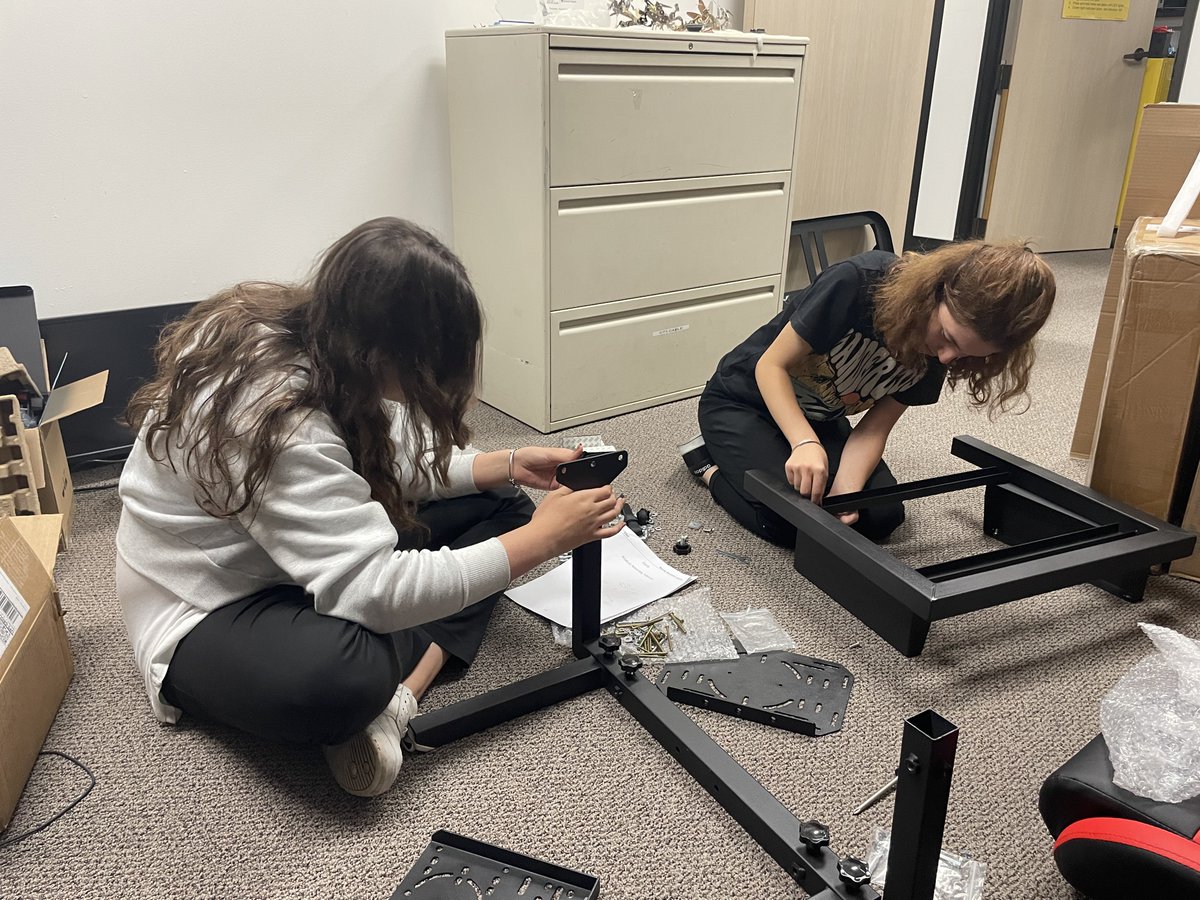 Quantum3D's tweet photo. We would like to thank our Interns for all their hard work this summer. It was an honor to have them work as interns with us. Their work ethic and attention to detail was impressive. We wish each of them the best of luck in their future endeavors.
#Quantum3D https://t.co/w2ynWzfN1z