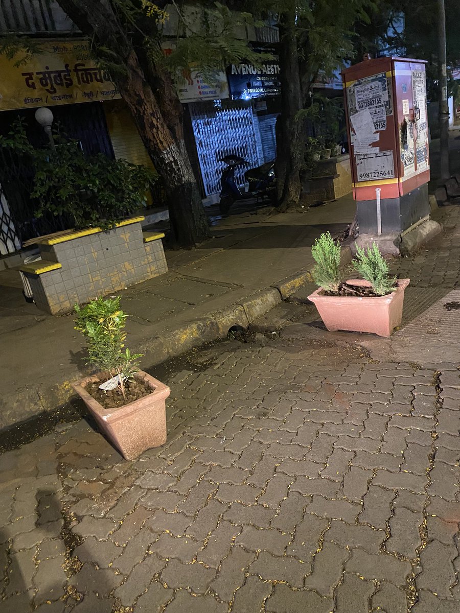 sidudeshi's tweet photo. @mybmc @MumbaiPolice putting pots on road allowed???? Location At tilaknagar chembur https://t.co/95tQF8naUy