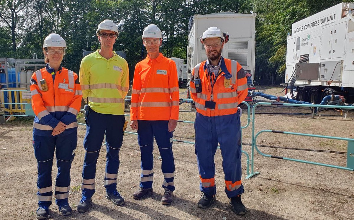 De retour à Beynes (78), pour un Gas Booster !
L’objectif ? Éviter la mise à l’évent du gaz en le réinjectant dans notre stockage. Bravo à l'équipe - opération parfaitement menée,  environnement préservé 👍 Vous faites de <a href="/Storengy/">Storengy</a> une entreprise responsable 👏