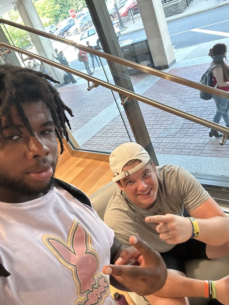 Some of the usuals spotted in Izone. Who’s stopping these academic weapons?🧠🏋️‍♂️ <a href="/UrClimb/">TheClimb_UR</a>