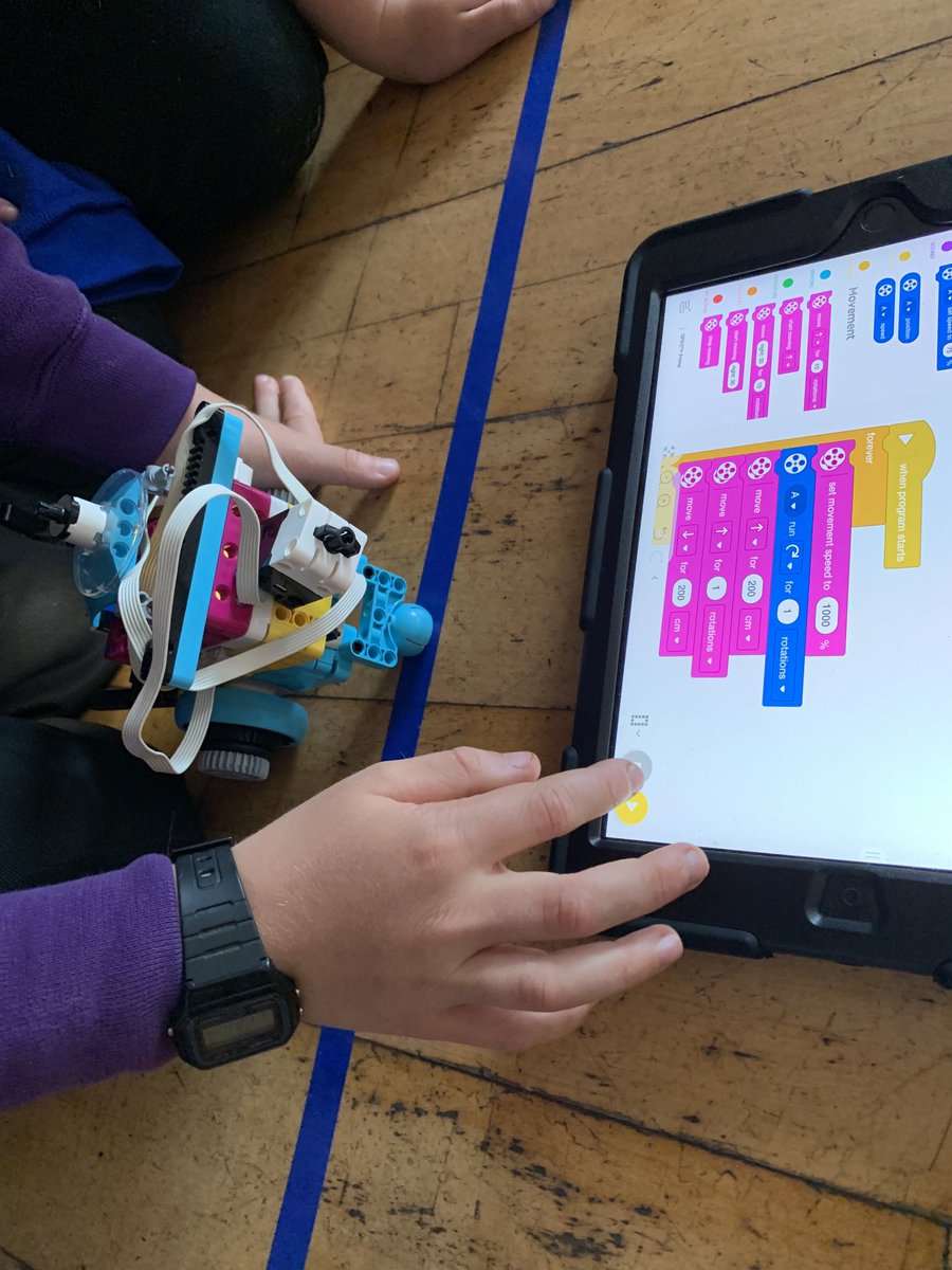 raisingrobots's tweet photo. Great building, coding &amp; teamwork by pupils from P4-P7 from Kilmory Primary @shiskineprimary &amp; @pirnmillprimary 🏴󠁧󠁢󠁳󠁣󠁴󠁿 A day of creative problem-solving &amp; #STEM brilliance with ⁦@rafyouthengage⁩ &amp; 🙌 ⁦@LEGO_Education⁩ #SPIKEprime #LEGOconfidence https://t.co/RpkA8kf1Lm