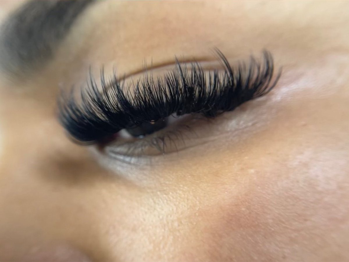 alexisliset's tweet photo. ✨10% NEW CLIENTS ✨

•Salon suite base 
•License 
•Volume &amp; Wispy Sets
•📍78229 area https://t.co/uEp7RAZEoZ