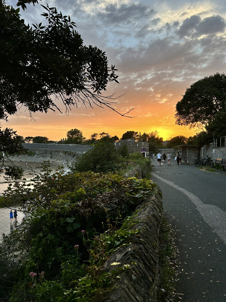 MunfordDanielle's tweet image. Another lovely sunset swim and cycle home after a days work @plymuni 🌞 

Good luck to our Advanced Practice Neuro Rehab students submitting their dissertations tomorrow! The final push!! 💻 #nearlythere #MSc #physio