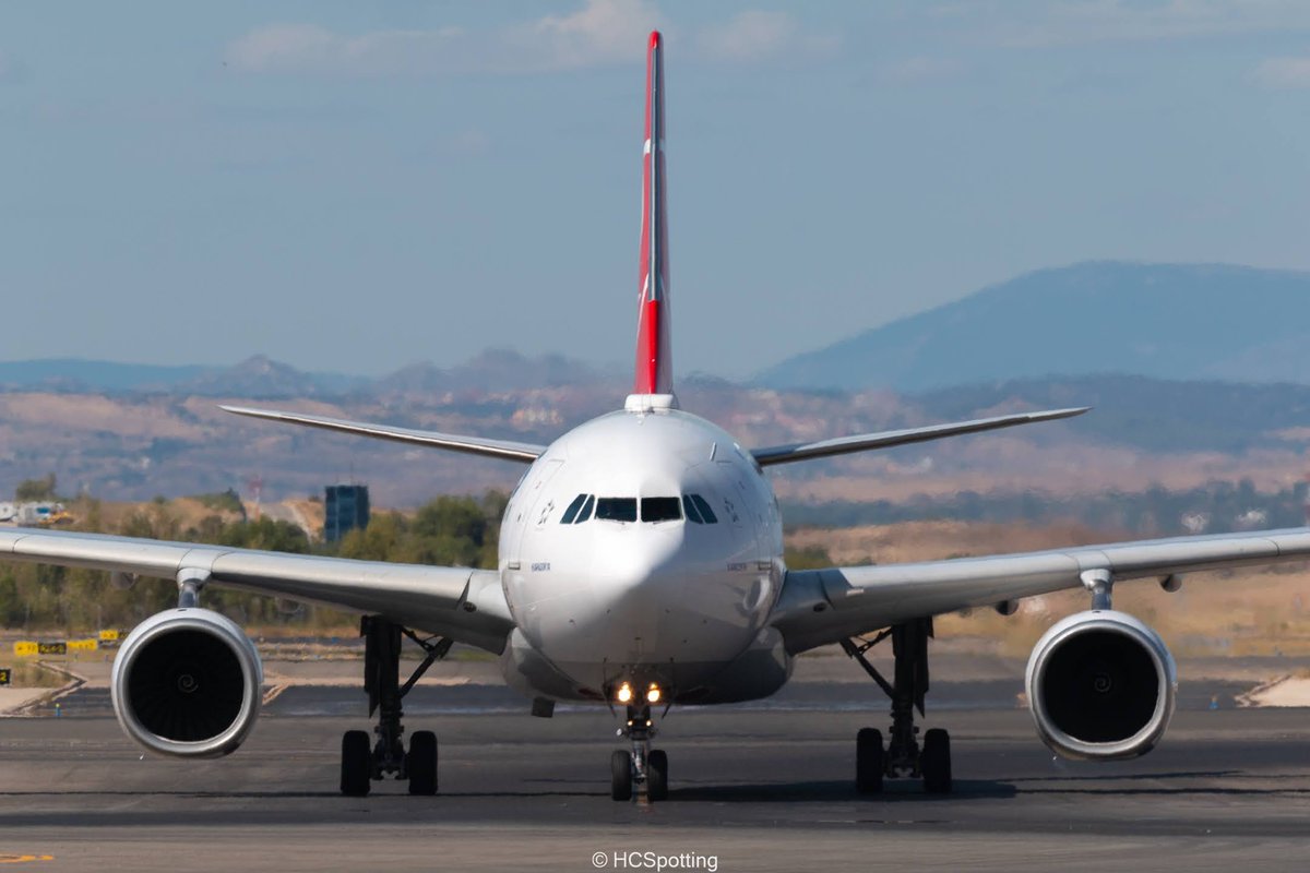 Hoy un cara a cara con un #A330 de @TurkishAirlines

#Airbus #Airbus33K #Airbus330 #A33K #avpics #aviationphoto #aviationdaily #aviationworld #aviationgeek #planespotting #avgeek #aviationgeeks #photography #aviacion #madrid #barajas #aviationlover #planes #Airlines #LEMDAirport