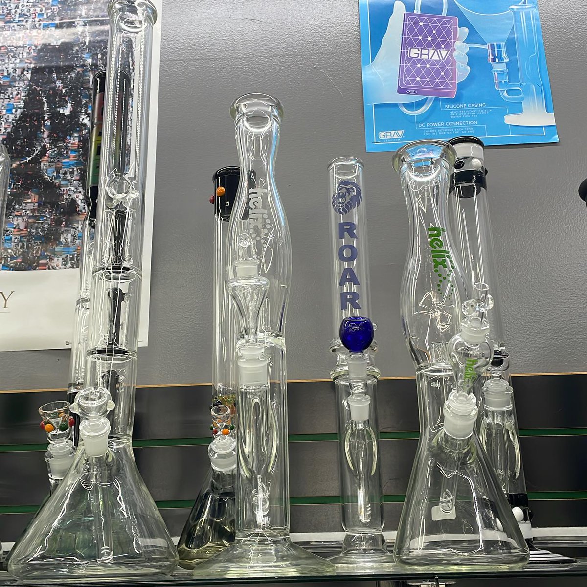 Smoke_N_Stuff's tweet photo. Shop Collection Of Pieces Unlike Another. Premium Glass Available 7 Days A Week . Open Till 10pm. 16203 Westheimer Rd #103 Houston, TX 281-497-6653 #glass #Westheimerhouston #bestinhouston #gravlabs #smoke #crushglass https://t.co/fcN3TYbyyG