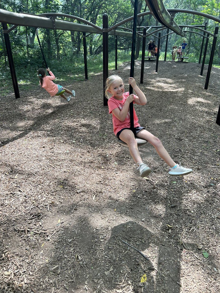 LexiHolland2's tweet photo. 🍎🌲🍏🐝 #freemanfalcons https://t.co/ze7inSKIfh