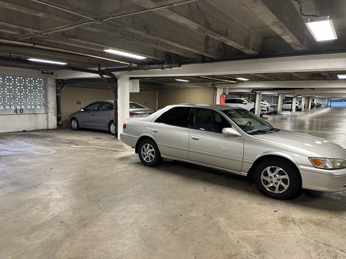 bernardward00's tweet image. 120k original miles smog in hand pink slip in hand 6 cylinder get at me for more info!!! I got two other cars too!!!