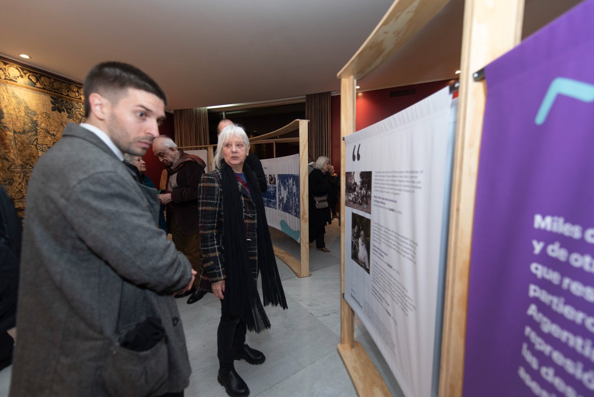 Se inauguró la Muestra documental "Abrir las Puertas", de <a href="/CarefArgentina/">CAREF Argentina</a>  la cual se puede visitar en la Embajada de Chile los días 6 y 7 de septiembre, previa inscripción en: eventbrite.com/e/muestra-docu…