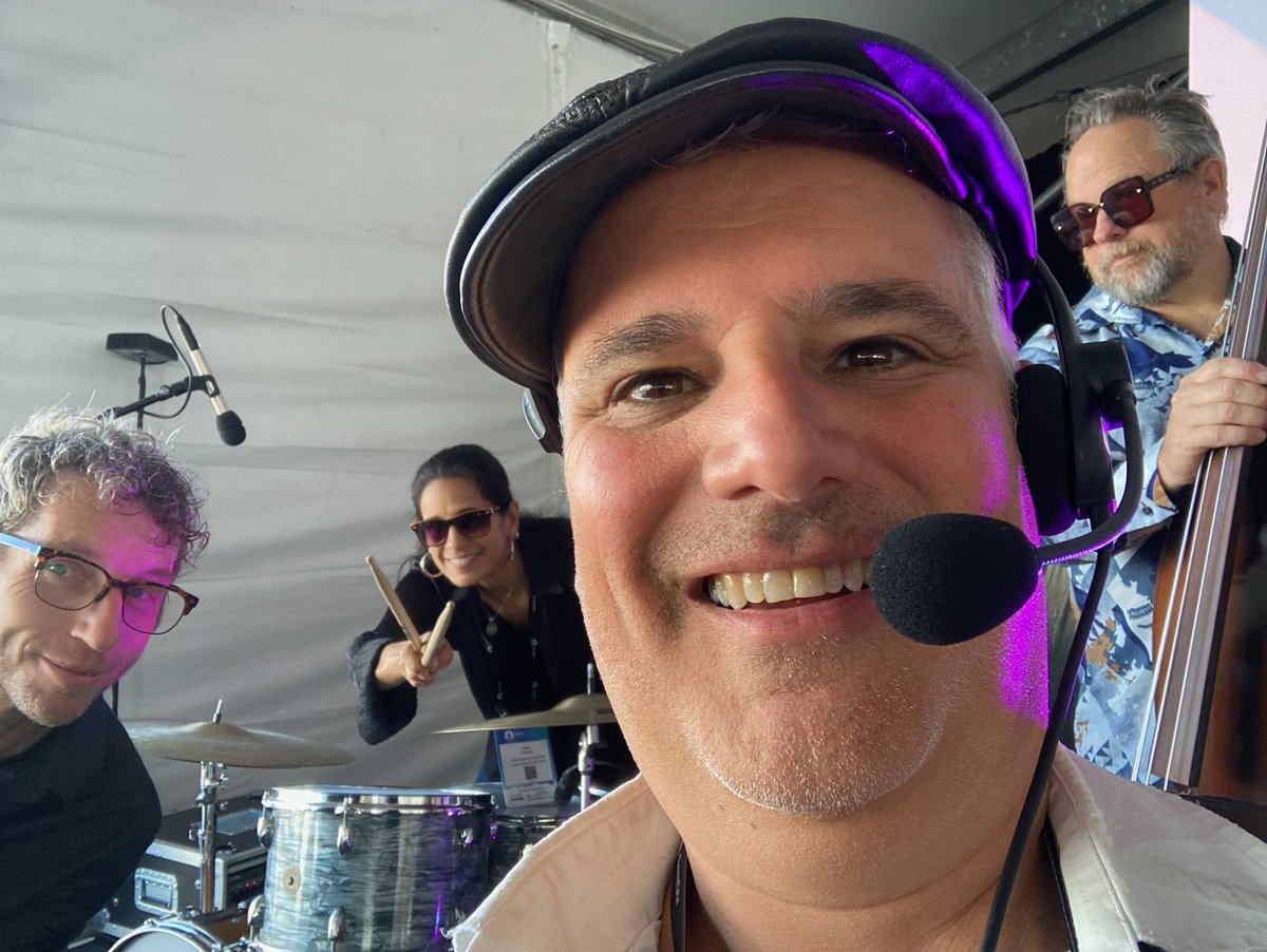 Amazing to experience the generosity + expertise + creativity + energy of the community gathered at #saastrannual 2023 + it’s only day 1! Thx <a href="/SaaStrAnnual/">SaaStr Annual</a> <a href="/jasonlk/">Jason ✨👾SaaStr.Ai✨ Lemkin</a> + <a href="/miadia/">Amelia Ibarra</a> for inviting us back this year to play for all of you.