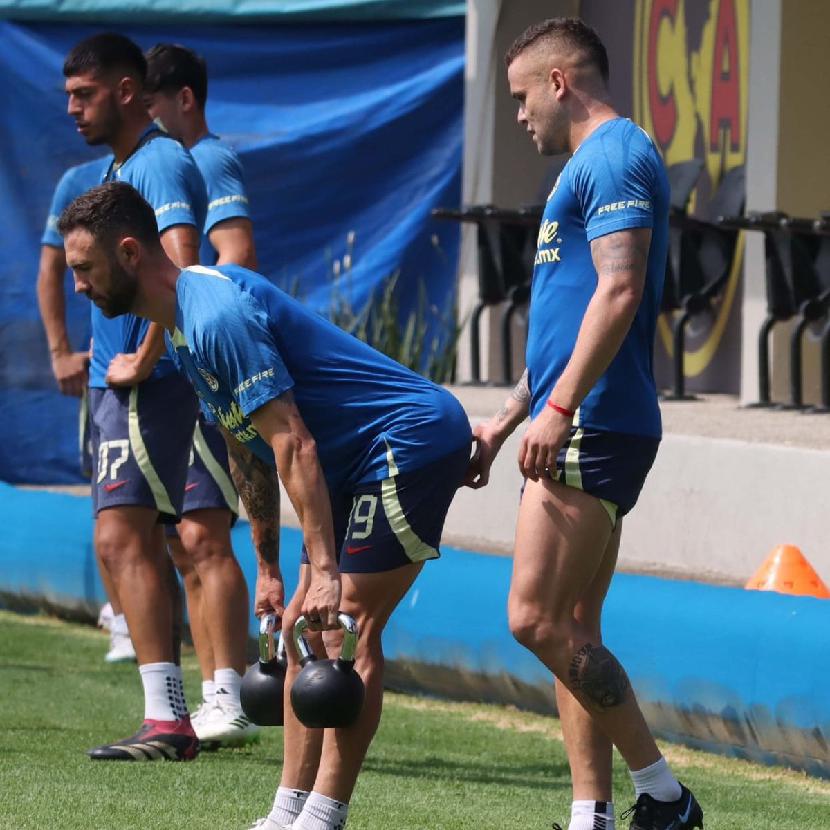 Bullying Futbolero tweet media