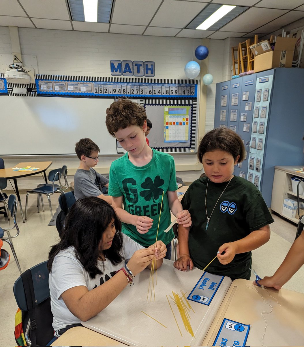CB_MrHeinlein's tweet photo. Collaborating and using teamwork to build the marshmallow tower. Great conversations come from this challenge! https://t.co/UmfLs2B6TY