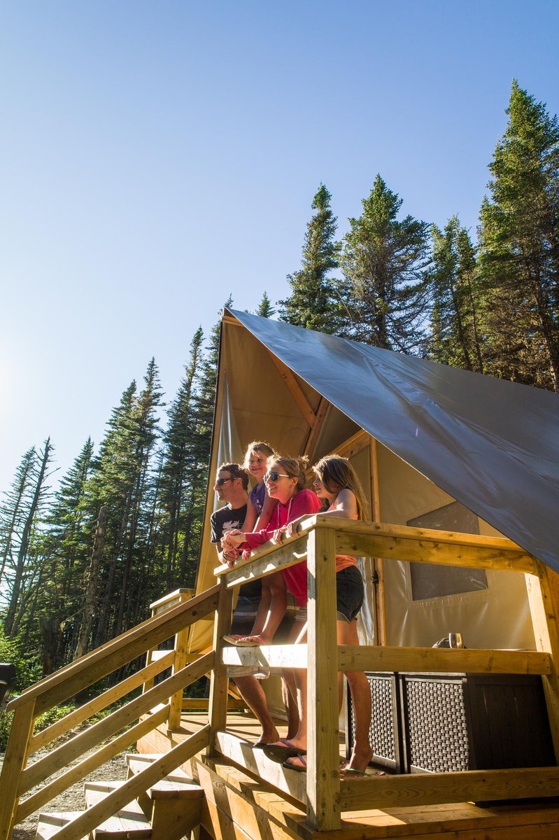 ParcsCanada's tweet photo. Le NOUVEAU concours Numérisez &amp; Payez de @TimHortons offre des prix hebdomadaires à gagner, y compris une escapade de #ParcsCanada incluant 3 nuits dans un hébergement et une #CarteDécouverte!🎉 Consultez l’horaire des prix et les détails du concours ici➡ https://t.co/zxrIojaT39 https://t.co/LQmJ5P1aqy