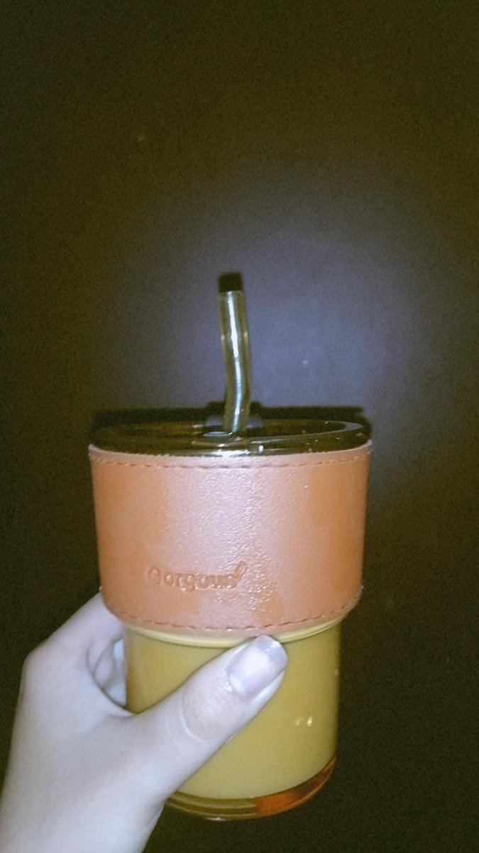 Donia030201's tweet photo. Night coffee💚💛 https://t.co/DvOcJPkvem