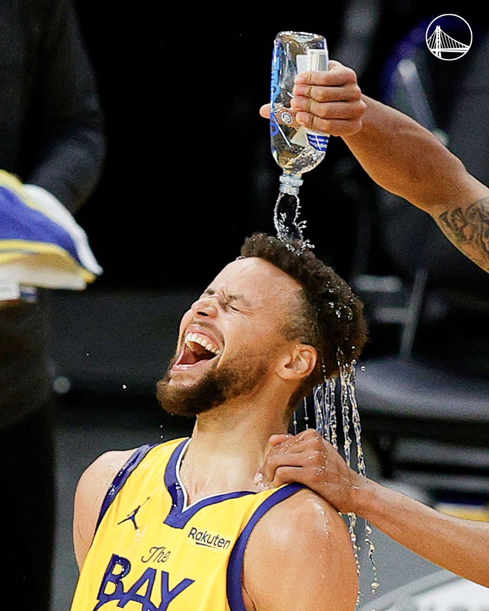 warriors's tweet photo. 62 points.
IN A SINGLE GAME ⚡️

#DubsHistoryWeek https://t.co/LPigfUwJDT