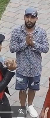 YRP are looking for public assistance to identify 4 male suspects connected to at least 6 break, enter and thefts at various places of worship in Markham and Whitchurch Stouffville.
See more details and photos here:
yrp.ca/en/Modules/New…