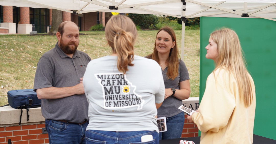 MOFarmBureau's tweet photo. Check out the highlights of today's U.S. Farm Report College Roadshow in Columbia, where special guest Tyne Morgan visited Mizzou to shed light on the incredible world of Missouri agriculture! #FarmReport #Mizzou #MissouriAgriculture https://t.co/NdeOS7a14g