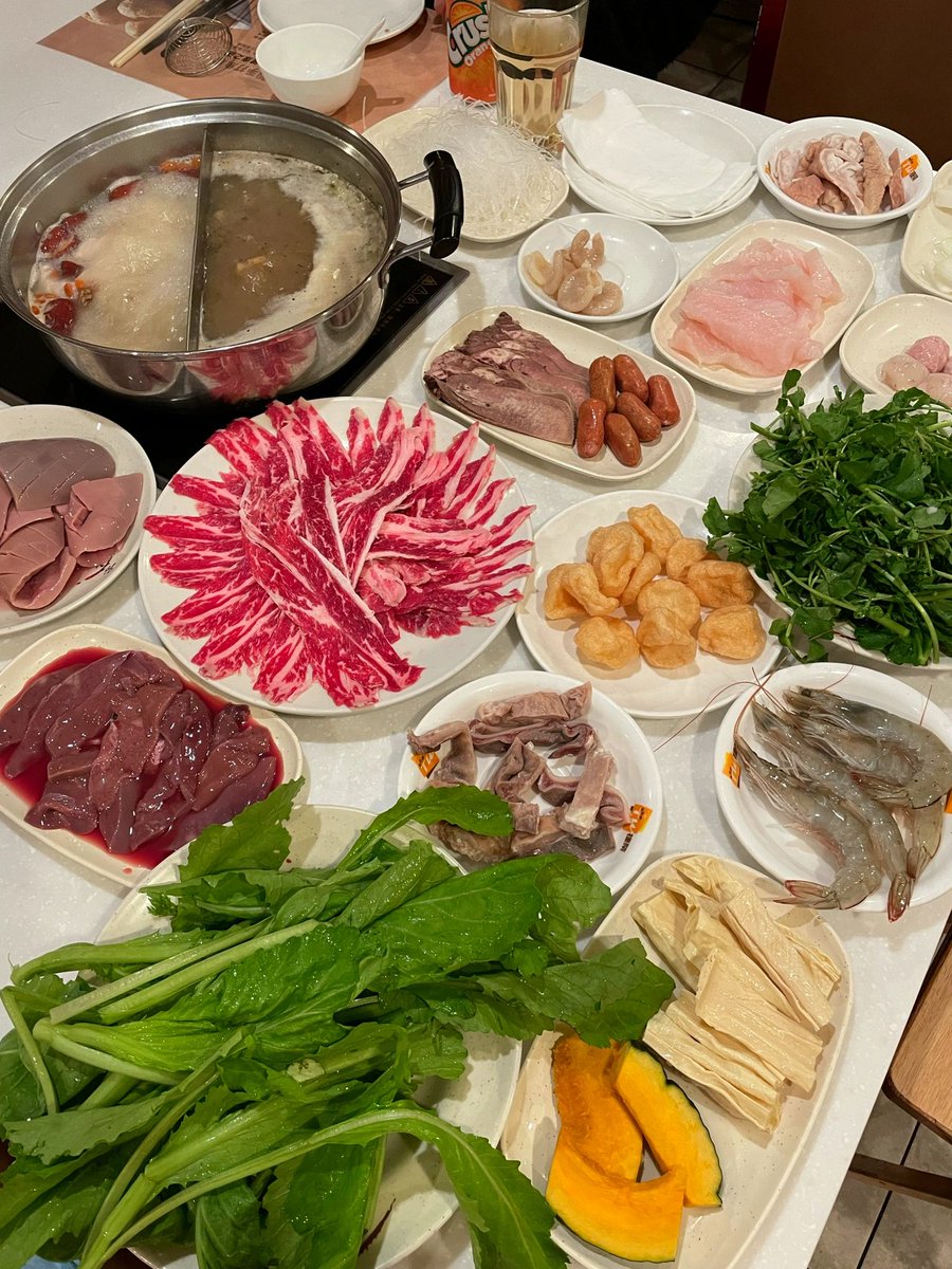 ger_berat's tweet photo. This hotpot shop is one of the cleanest, freshest, and best serviced hotpot shops I've ever eaten at https://t.co/0PyzNP8isg