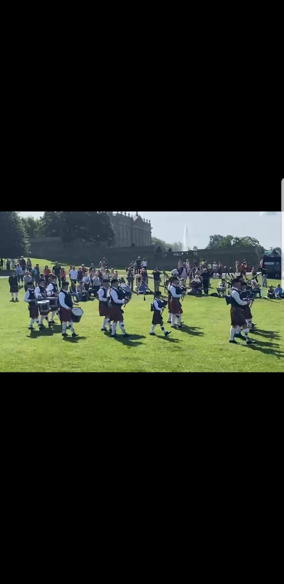 TMinfo18's tweet photo. The @BevPipeBand  were   @ChatsworthHouse Country Fair competing in the All English Pipeband Championship on 3rd sept. The band earned a 1st place, 2nd place and 4th place across 3 competitions. Congratulations 👏 https://t.co/zQnHS6jaal