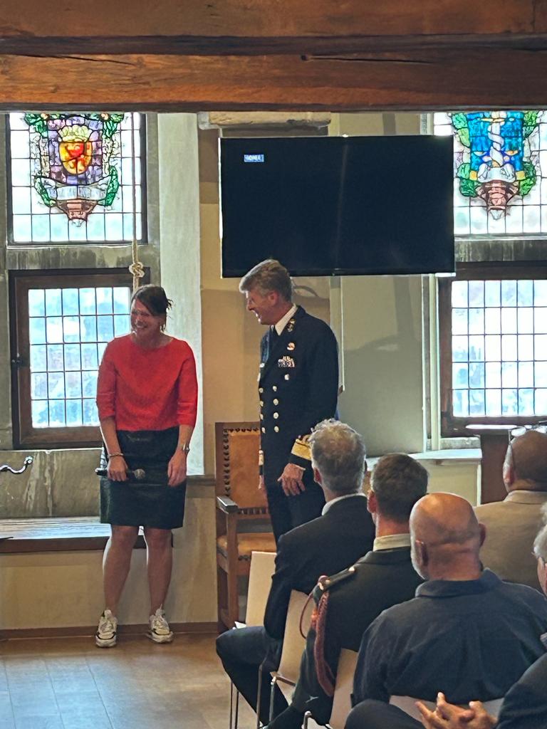 MandevilleAC's tweet photo. Wat een geweldig, maar dan ook oprecht, geweldig college! @70mdb (Mandeville staf) opende de middag. De Q&amp;A werd verzorgd door wethouder @ThierryvanVugt (wat kan Thierry dat ongelooflijk goed). De zaal zat vol met studenten, alumni, docenten en vrienden v Mandeville. #Gouda https://t.co/tOes5zgUZZ
