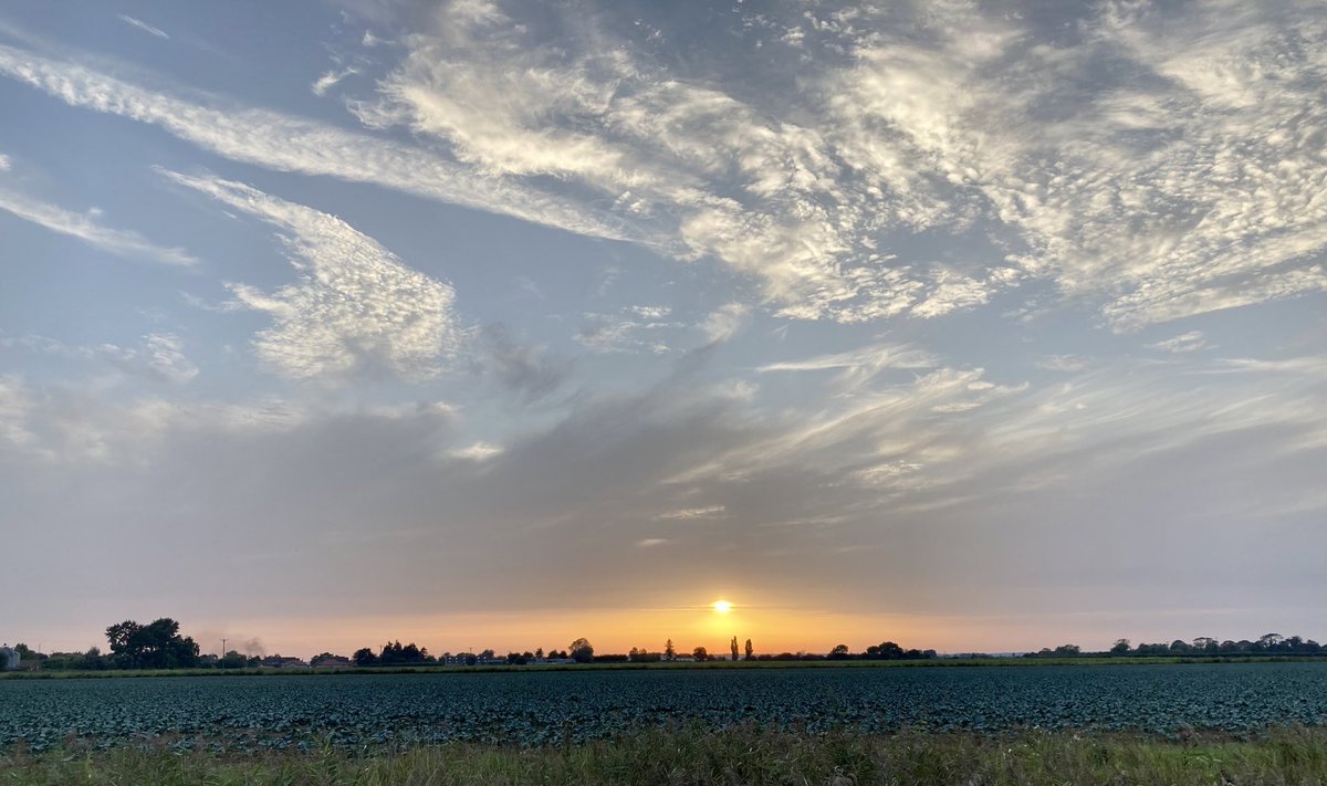 A couple of sunset photos across the Fen this evening #Sunset #TheFens #Lincolnshire #Weather