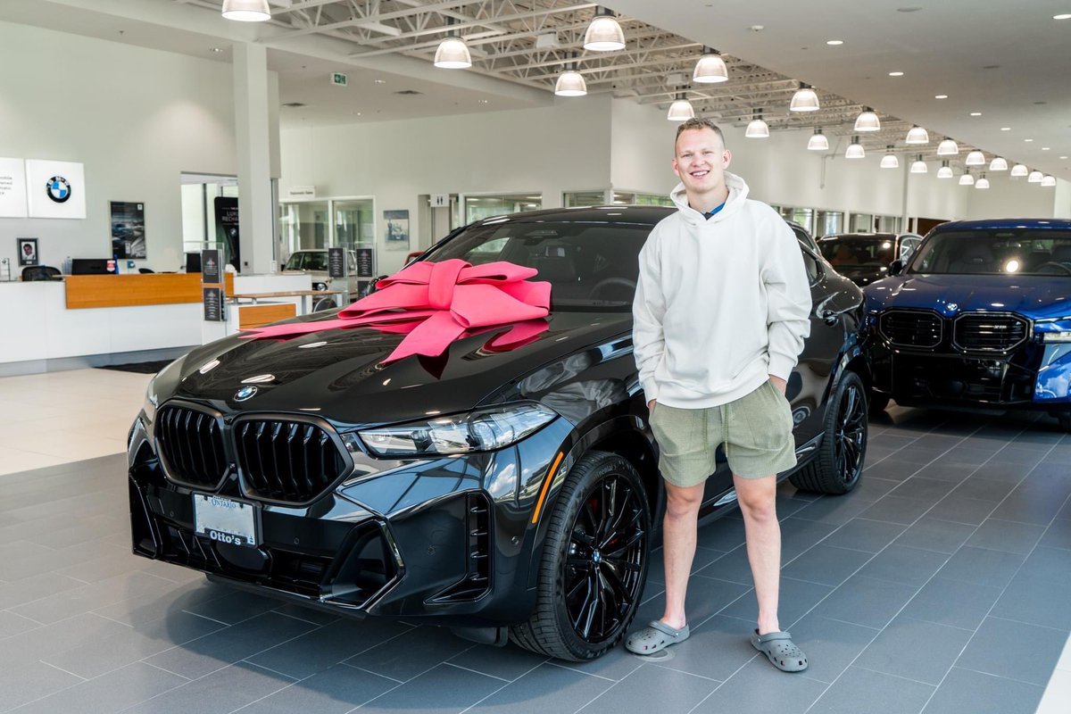 Ottos_BMW's tweet image. Ottawa Senators captain and Otto's BMW ambassador @BradyTkachuk71 picked up his new 2024 X6 just in time for the new season. Otto's is proud to mark another season as an Official Partner to the #SENS. Stay tuned for exciting news, features and updates throughout the season!