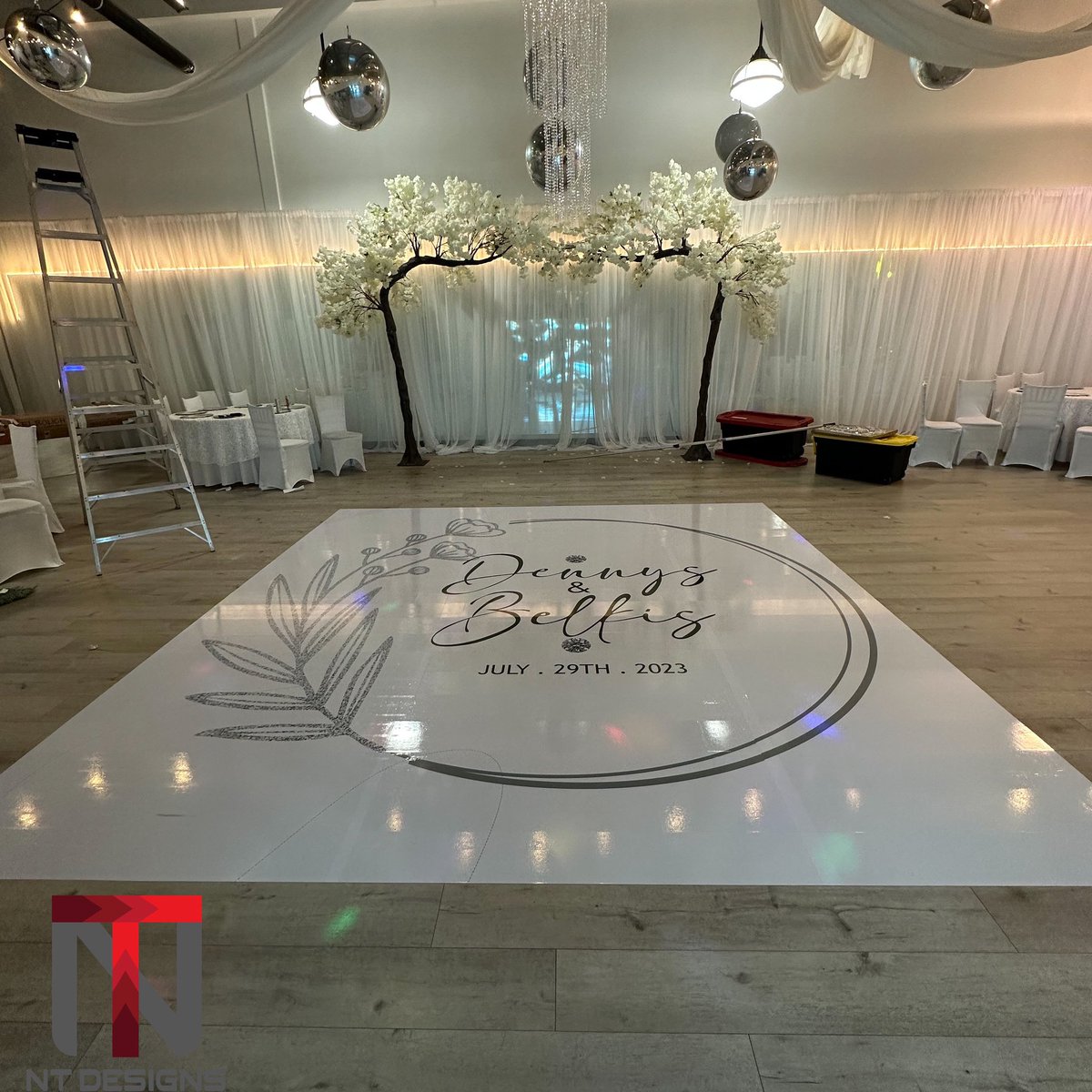 scpblack79's tweet photo. From vehicles to dance floors, we can take care of it. Had the pleasure of installing this floor graphic for a wedding event✅ 
DM Today for pricing‼️
#graphics #printshop #weddingideas https://t.co/asGWRnNmzh
