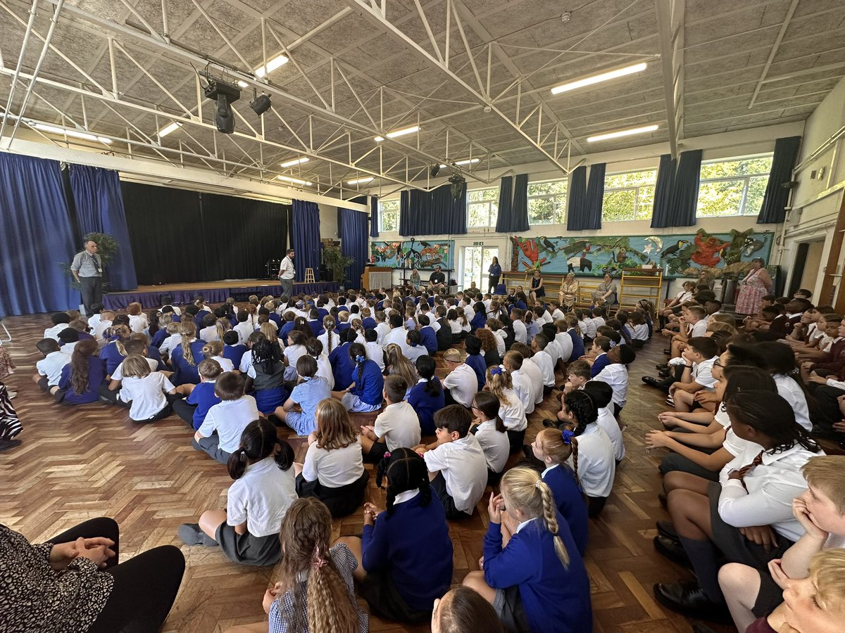 The Midfield Family is back together! 

A great first whole school assembly shared on the first day of the new year with Mr Osborne and Mr Le Conte. 

We can’t wait to see what this year has in store✨

<a href="/GulcinSesli/">Gulcin Sesli</a> 
#newacademicyear #teachersoftwitter #primaryschool #edutwitter