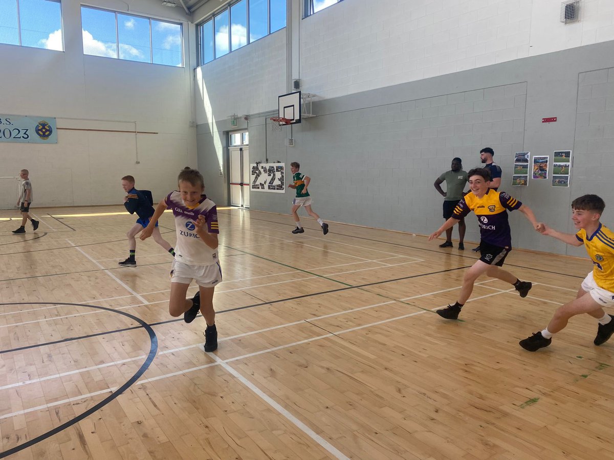WexfordCBSGAA's tweet image. Many thanks to @wexgaacoaching Eoin Devine O’Grady and David Kehoe for taking the First Year hurlers through their first Athletic Development class today.

Very important for the boys to develop good habits!

#athleticdevelopment #CBS #CBSbuilt #wexford 

🟣🟡🟣🟡🟣🟡🏋️‍♀️🏋️‍♀️💪💪