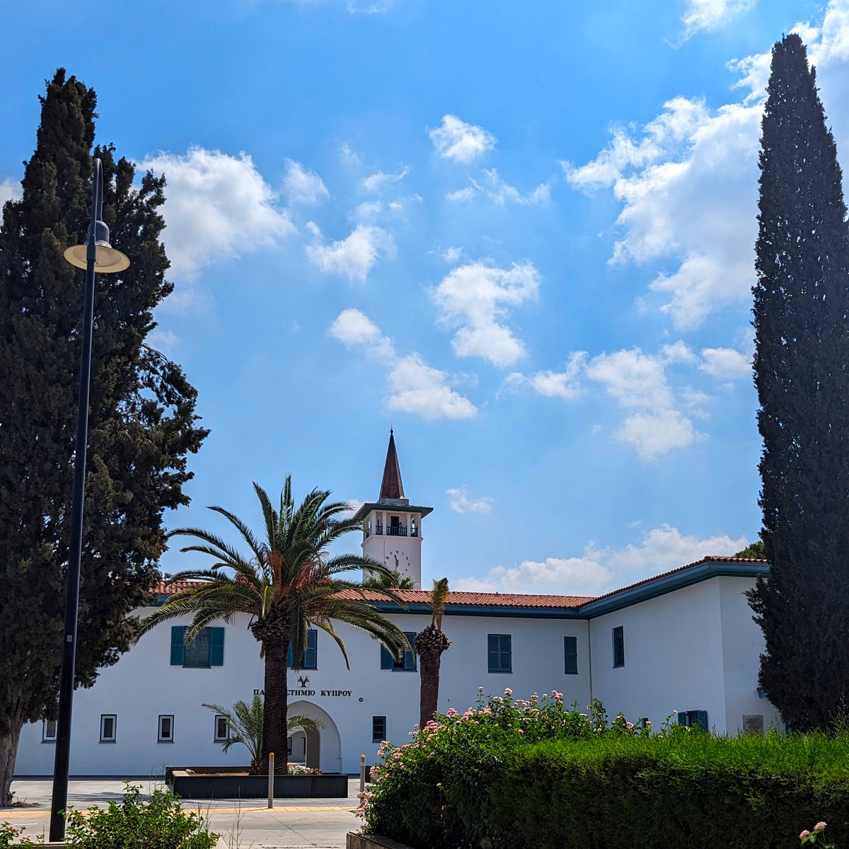 Volunteering at The Visual Science of Art Conference at the University of Cyprus last week 👀

A fun and interesting few days spent learning about perception, aesthetics, spirals, vapourwave, pixel art, eating olives and drinking ouzo

Thanks to the organisers! <a href="/2023Vsac/">VSAC 2023</a>