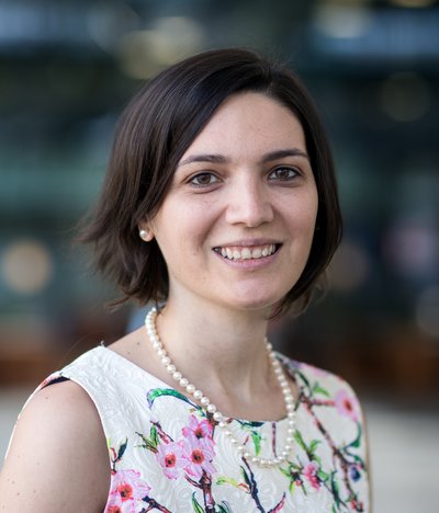 Come si sviluppa il #cervello nelle prime settimane di gestazione? Qual è stato il ruolo dei #boschi europei nell'età moderna? E come funziona l'invecchiamento di un dipinto?
Oggi conosciamo 3 dei 58 ricercatori e ricercatrici italiani che hanno appena ricevuto uno dei