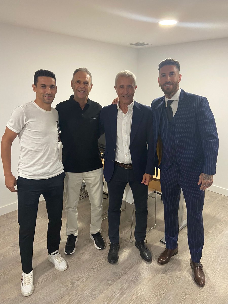 Joaquín Caparrós tweet media