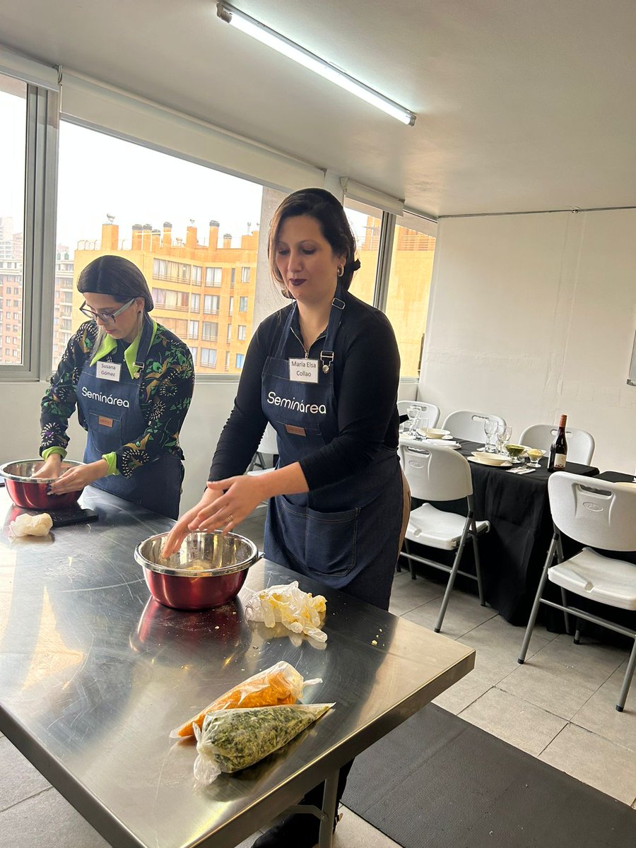 Agradecemos al OTEC Seminárea que invitó a nuestra Jefe Comercial Maria Elsa Collao Donoso y a nuestros asesores Waldo Salinas Cristina Andrea Quintana Salinas a un taller de cocina 👩‍🍳 👨‍🍳
