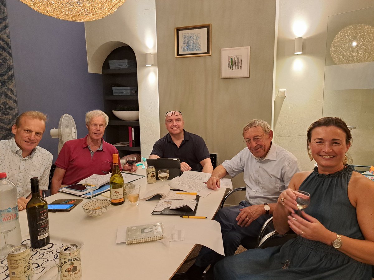 De zomervakantie hebben we reeds achter ons gelaten en een deel van het bestuur en de fractie van Rosendael ‘74 kwamen deze avond weer bijeen.