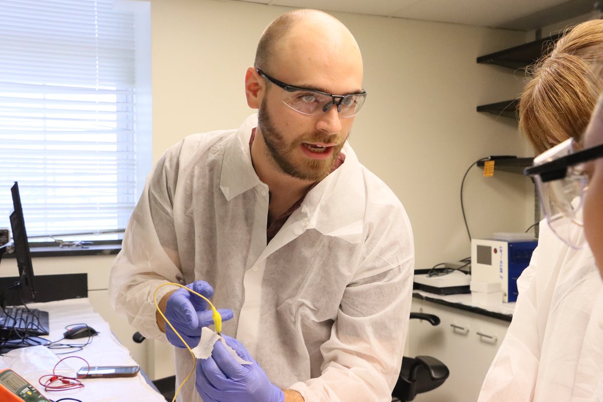 UChicagoPME's tweet photo. During the @ChiCityColleges and @UChicagoPME summer program, students gained knowledge in pursuing a 4-year #STEM program and engaged in interactive lectures with PME faculty and grad students on #quantum engineering, #immuno-engineering, and #materialsystems for #sustainability. https://t.co/o8bCdHoLcH