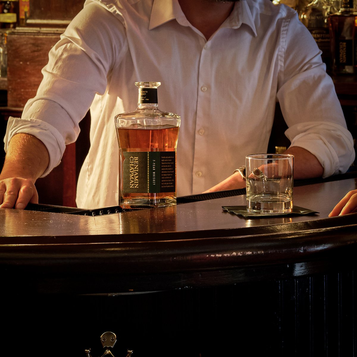 bchapmanwhiskey's tweet image. Whether you&apos;re relaxing solo or enjoying the company of friends, Benjamin Chapman Whiskey is the ideal companion for those who appreciate the finer moments in life.

#benjaminchapman #7yearwhiskey #wheatedrye