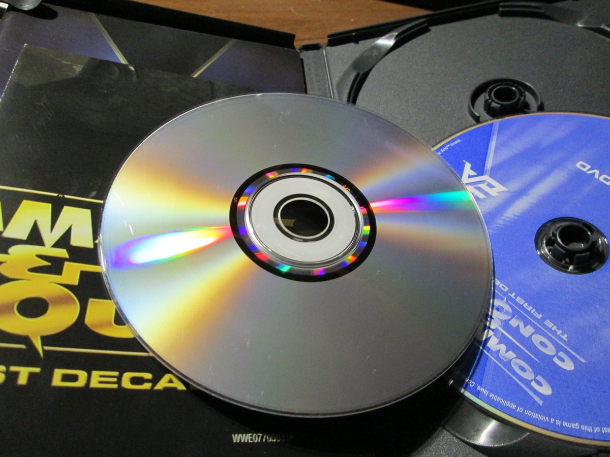 VictSok's tweet photo. I just found out that about half or my CDs started to rot. Many of them have always been in a dry and warm closet that do not even get dusty😱 https://t.co/Yv14zB7SfE