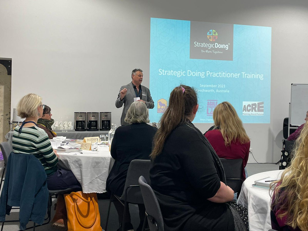 agilestratlab's tweet photo. Agile Strategy Team's Strategic Doing Practioner Training Cohort #2 Day 1. Matt Pfahlert with ACRE speaking to the cohort about fostering community development with agile leadership.  #agilestrategylabinbeechworth #agileleadership #strategicdoing https://t.co/ea3HMl2WcB